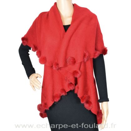 Poncho rond et lapin rouge